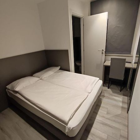 Hotel Sonia Триест Екстериор снимка