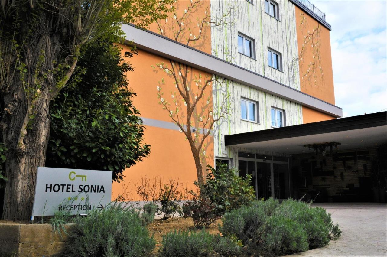 Hotel Sonia Триест Екстериор снимка