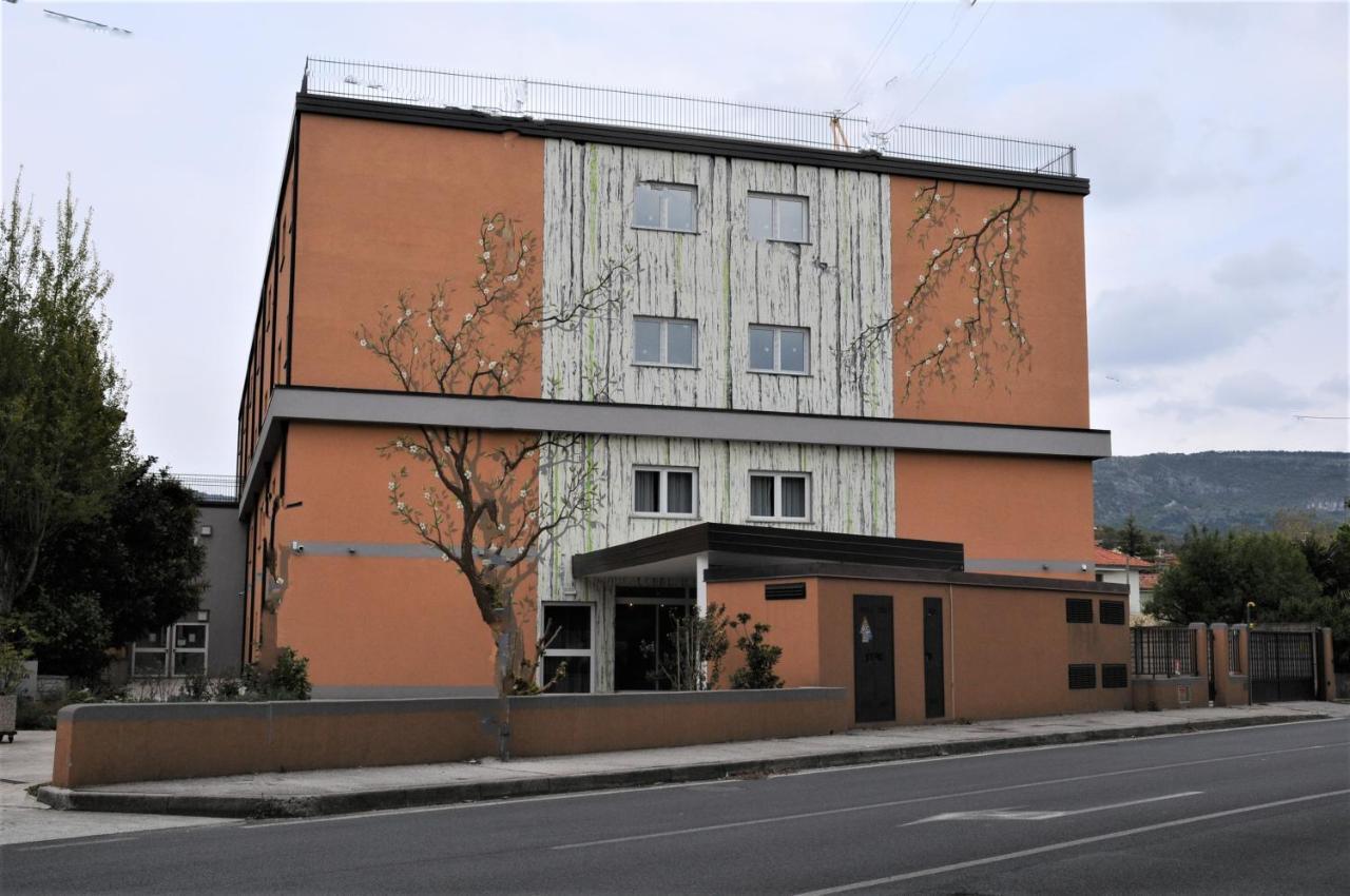 Hotel Sonia Триест Екстериор снимка