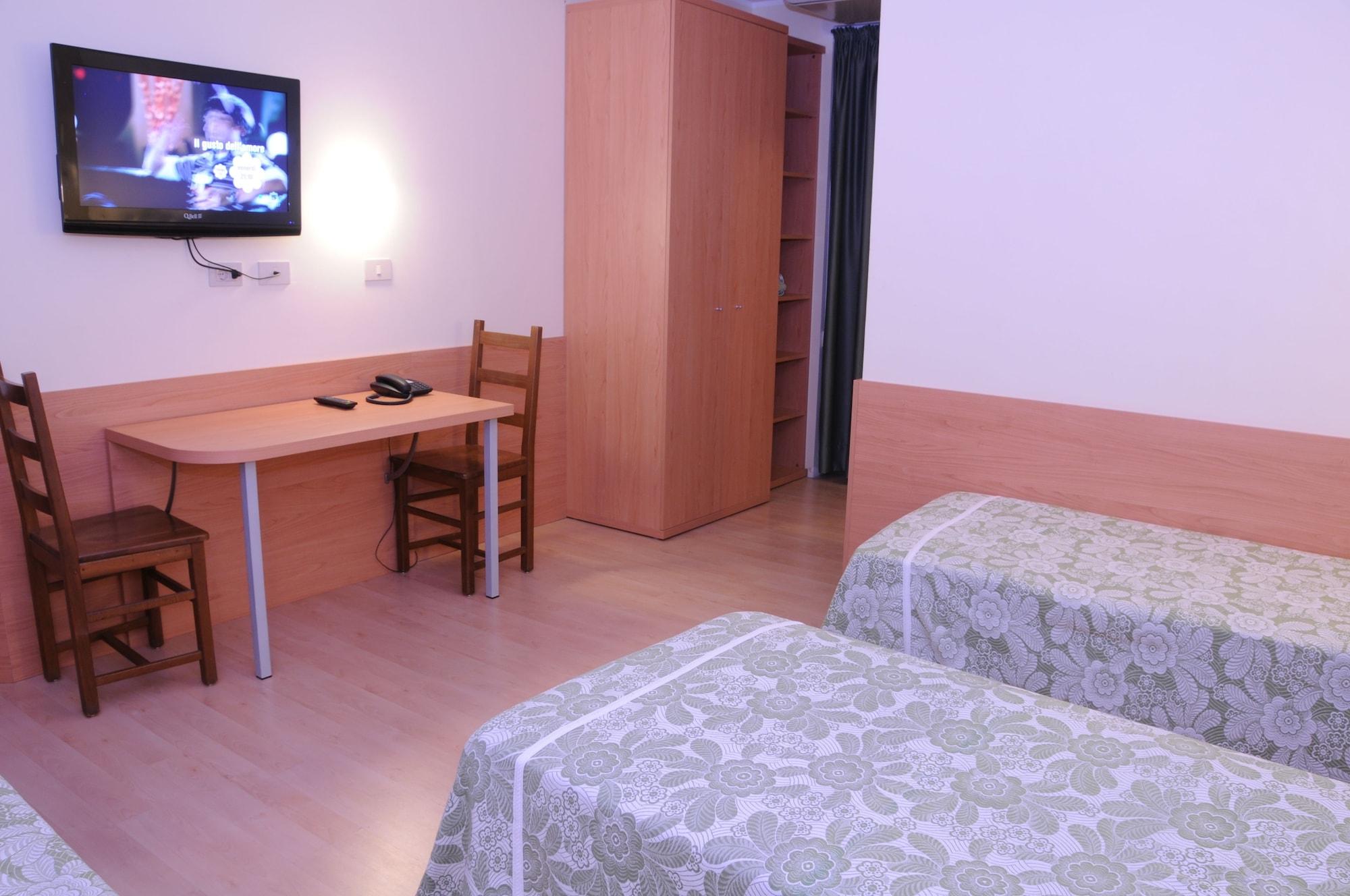 Hotel Sonia Триест Екстериор снимка