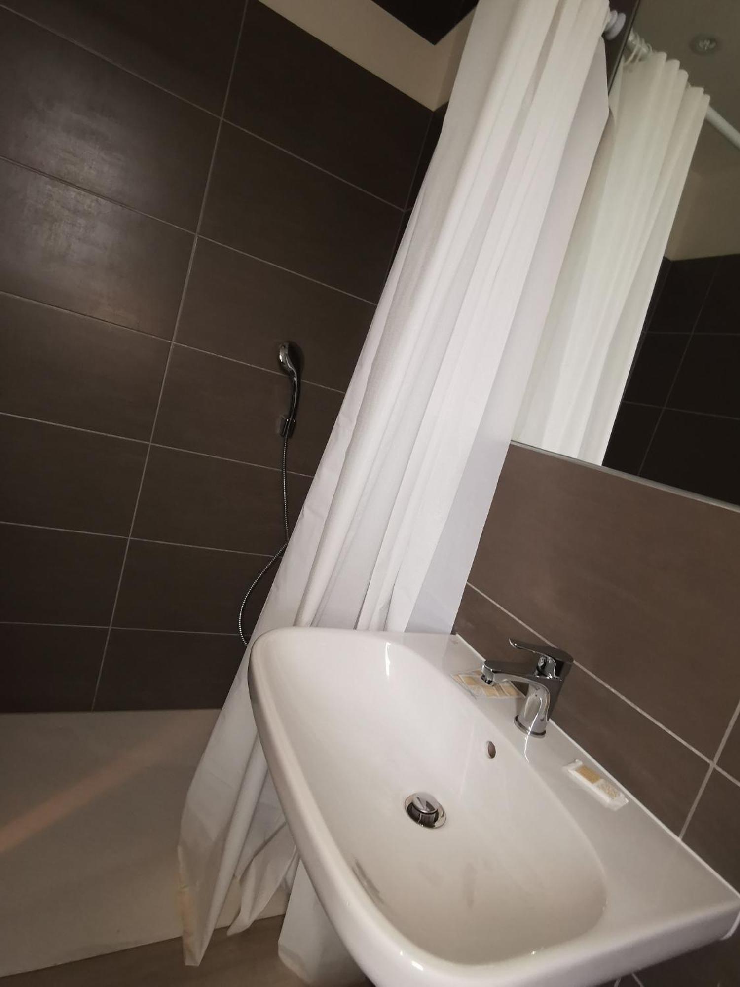 Hotel Sonia Триест Екстериор снимка