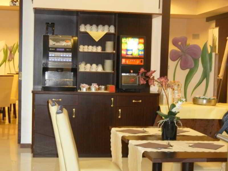 Hotel Sonia Триест Екстериор снимка