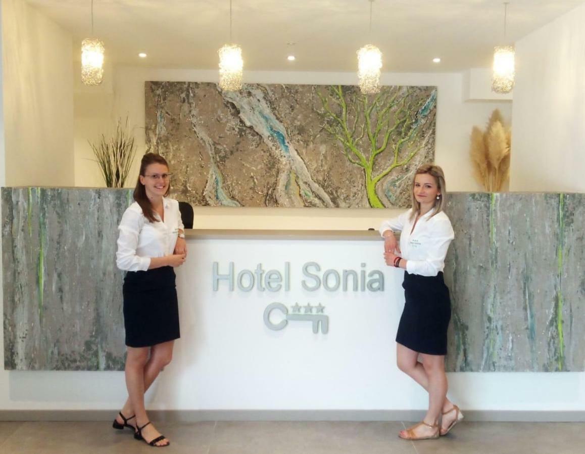 Hotel Sonia Триест Екстериор снимка