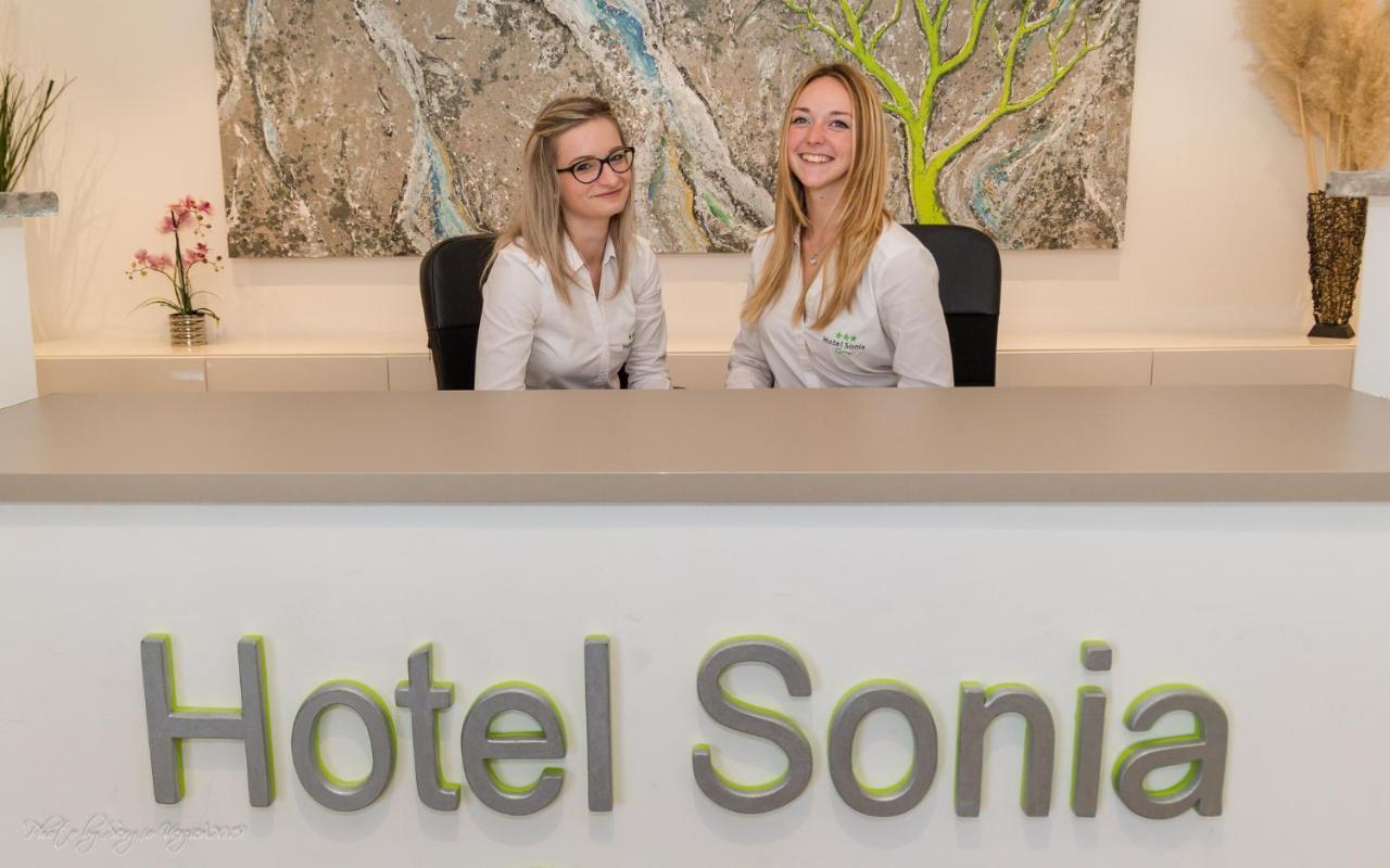 Hotel Sonia Триест Екстериор снимка